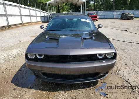 2021 Dodge Challenger Sxt z USA, uszkodzony, nr VIN 2C3CDZAG2MH590659